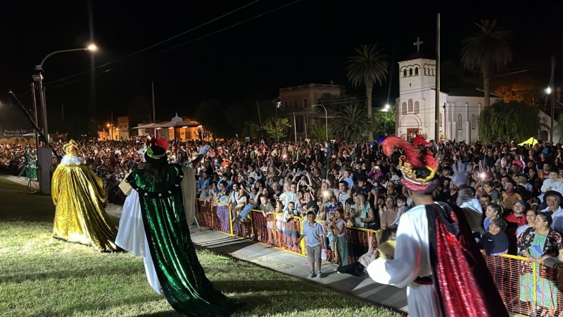 La magia de los Reyes volvi� a iluminar Sierras Bayas